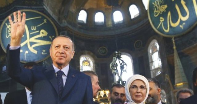 Ο Ερντογάν στρέφεται συνολικά κατά του Χριστιανισμού