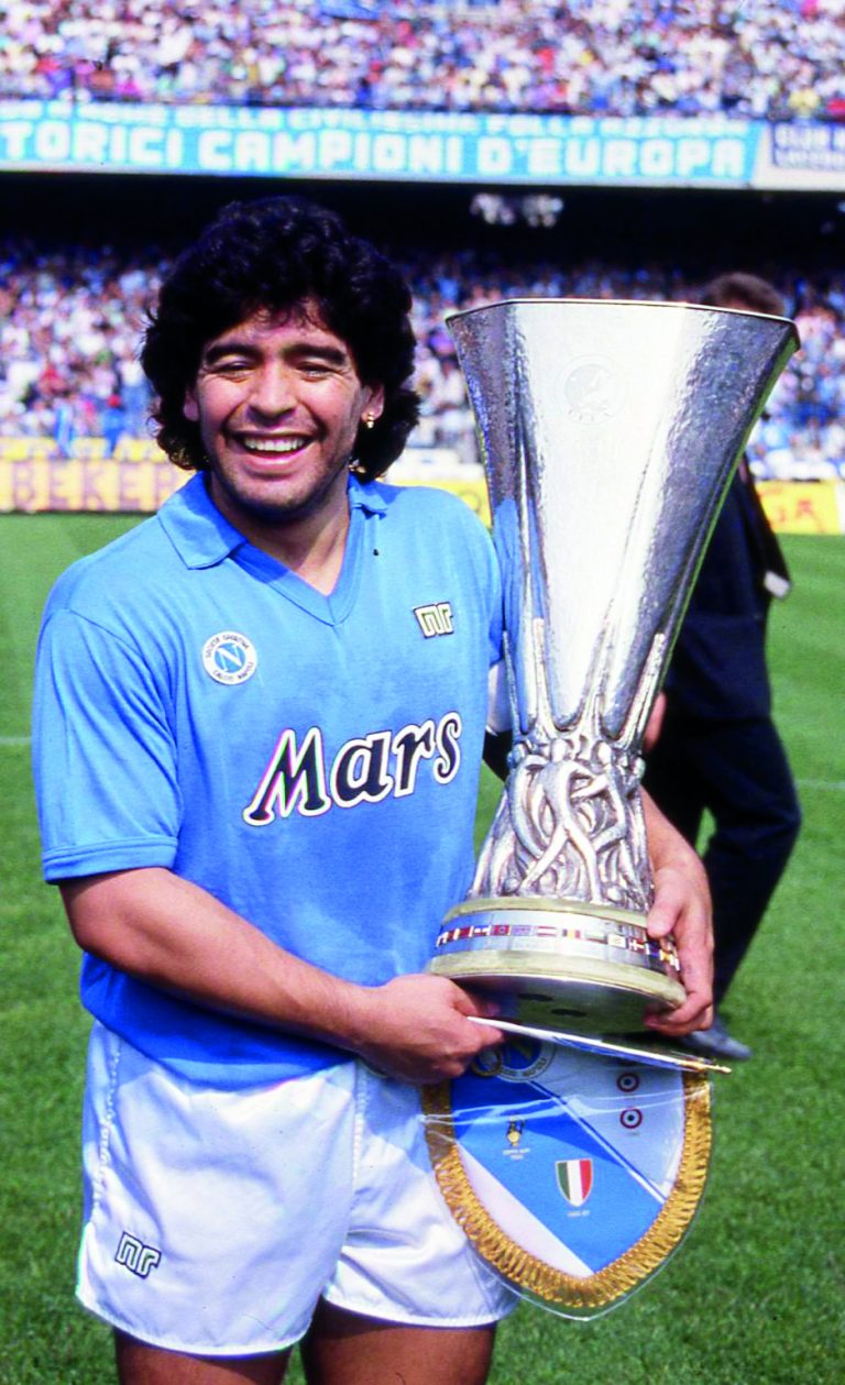 Ντιέγκο Μαραντόνα: Έζησε πολλές φορές, πέθανε μία