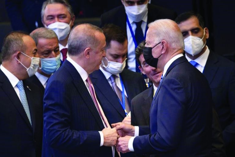 Οι δυσκολίες για την Αθήνα από τη νέα «περίοδο χάριτος» που έδωσαν στον Ερντογάν ΗΠΑ και Ευρώπη