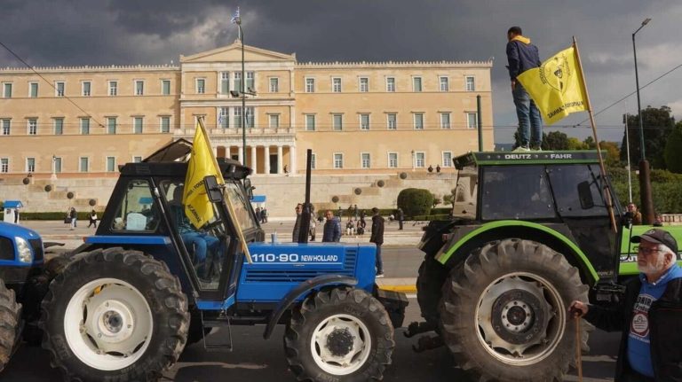 Στα μπλόκα ξανά οι αγρότες αποφασίζουν για τις κινητοποιήσεις τους