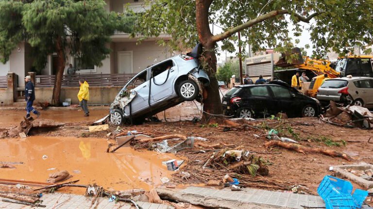 Φταίει ο… Δημιουργός για τις πλημμύρες στη Μάνδρα Αττικής