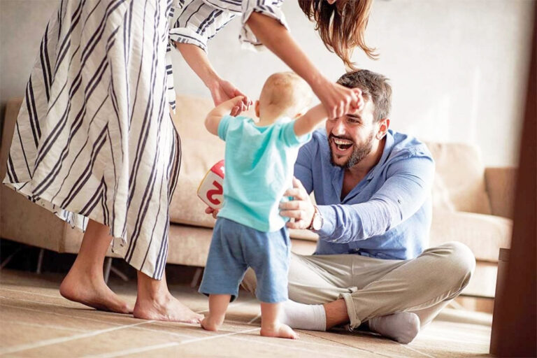 Δημογραφικό: Γιατί οι Έλληνες δεν κάνουν οικογένεια