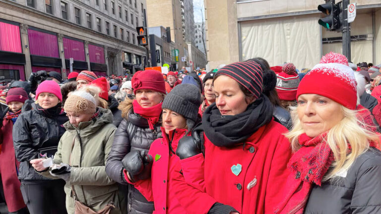 Οι Μοντρεαλίτες αντιδρούν στους δασμούς του Donald Trump – Πανκαναδικό κύμα αντίστασης στο “Trumpism”