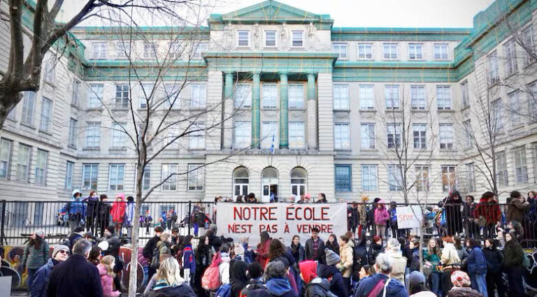 Σώστε το F.A.C.E.: 1.300 Μαθητές Ενώνουν τις Φωνές τους κατά του Κλεισίματος του Σχολείου