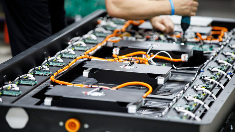 Κεμπέκ: Στην πρώτη γραμμή της παγκόσμιας παραγωγής μπαταριών EV