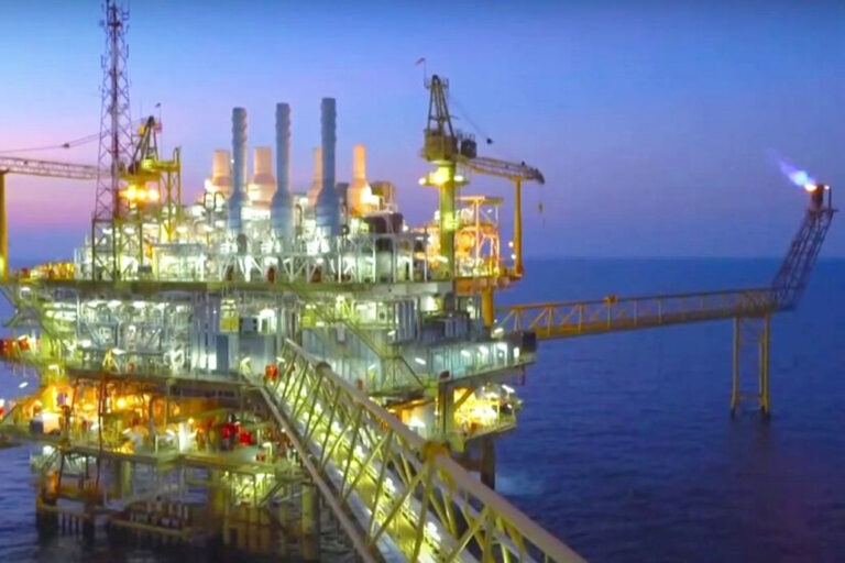 Τι σημαίνει η κίνηση της Chevron: Τα ενεργειακά και γεωπολιτικά οφέλη