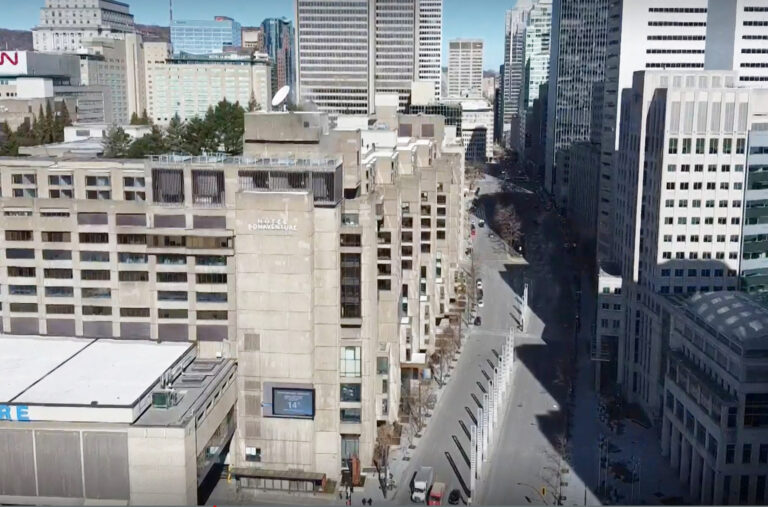 Μόντρεαλ: Το κέντρο που λάμπει λιγότερο – αλλά δε σβήνει