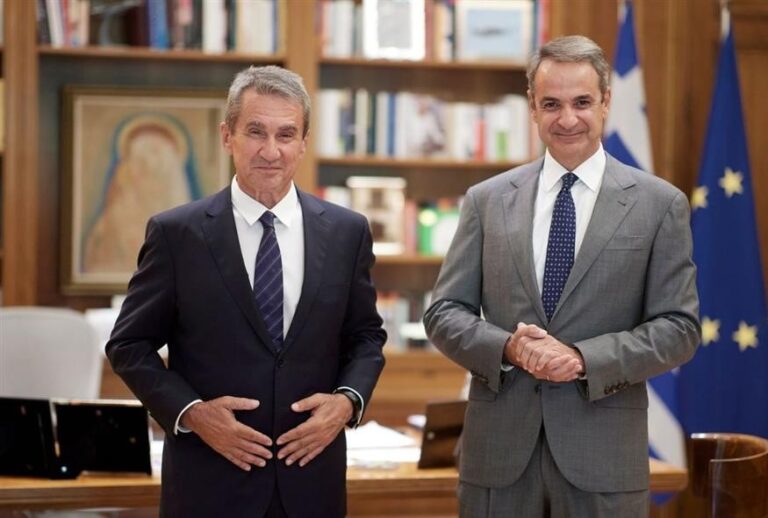 Τα διπλά ανοίγματα Μητσοτάκη με στόχο τη διεύρυνση