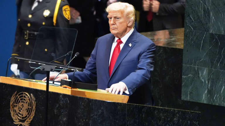 Τραμπ στον ΟΗΕ: Το 54% των κρατούμενων στην Ελλάδα είναι μετανάστες – Απάτη η κλιματική αλλαγή!