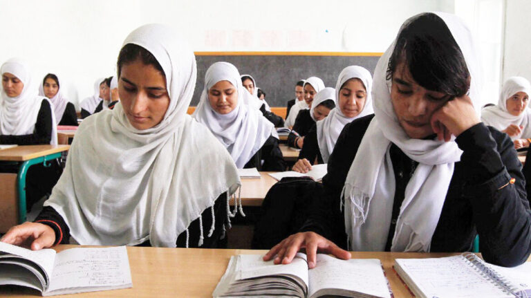 Ραγδαία η μείωση των Χριστιανών