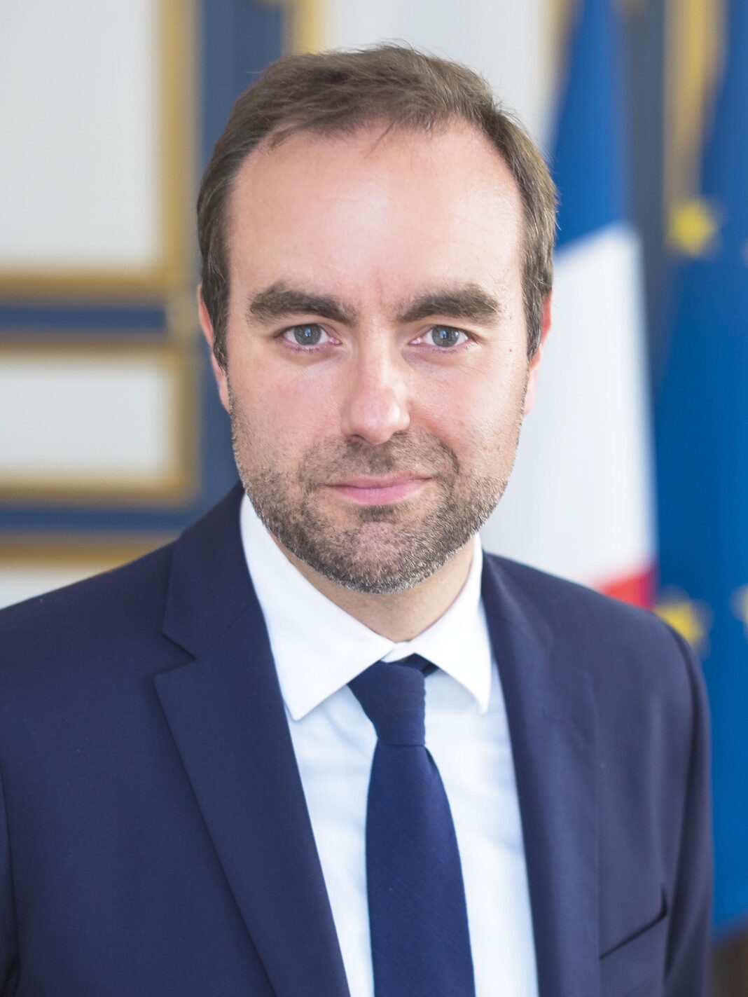 Γαλλία: Απομακρύνεται το σενάριο εκλογών