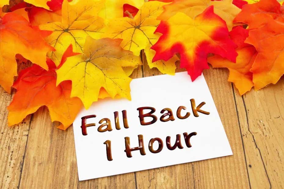 Γιατί οι ειδικοί του ύπνου θεωρούν ότι ΠΡΕΠΕΙ ΝΑ ΚΑΤΑΡΓΗΘΕΙ Η ΘΕΡΙΝΗ ΩΡΑ