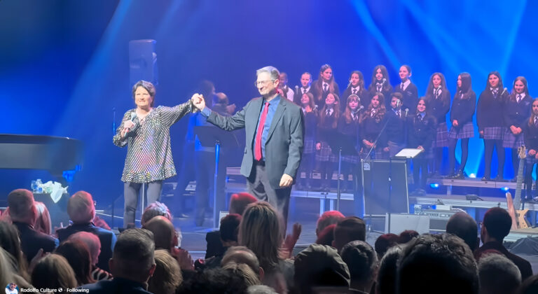 Μικροί Χορωδοί σε Μεγάλη Σκηνή