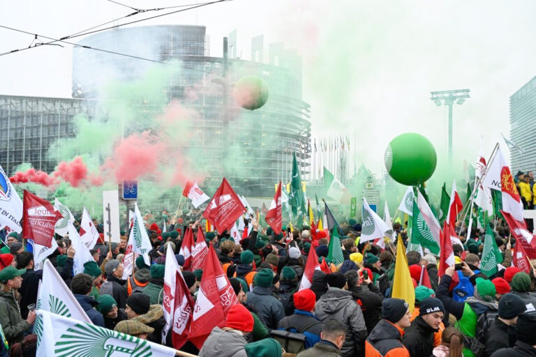 Το Ευρωπαϊκό Κοινοβούλιο «παγώνει» τη συμφωνία με τη Mercosur