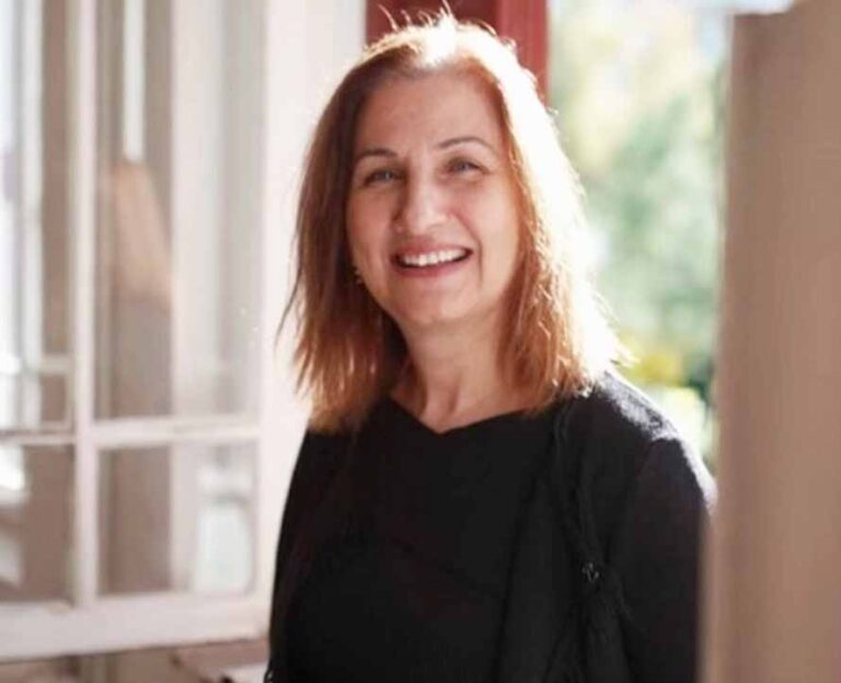 Άννα Κουτσομάλλη: Η γυναίκα που άνοιξε ξανά το Ελληνικό σχολείο στην Ίμβρο