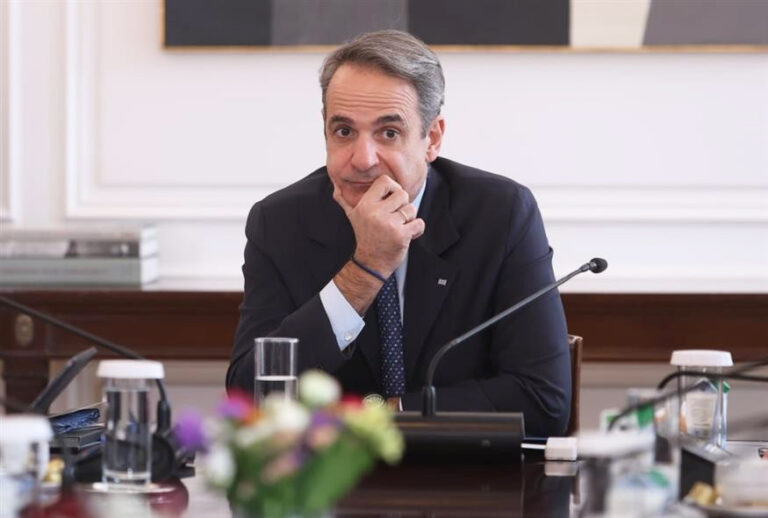 Πακέτο μέτρων σε δύο «δόσεις» από την κυβέρνηση