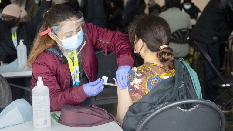 Καναδάς: Η ομοσπονδιακή κυβέρνηση που αναλαμβάνει την αποζημίωση για τραυματισμούς από εμβόλια στοχεύει στην αντιμετώπιση των καθυστερήσεων
