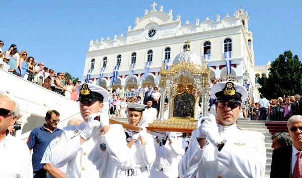 Ο εορτασμός του Δεκαπενταύγουστου στην Ελλάδα Ο εορτασμός του Δεκαπενταύγουστου στην Ελλάδα